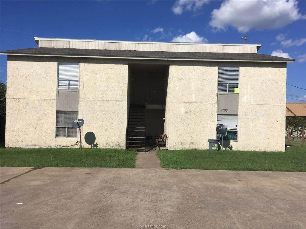 2703 Poplar - Photo 1
