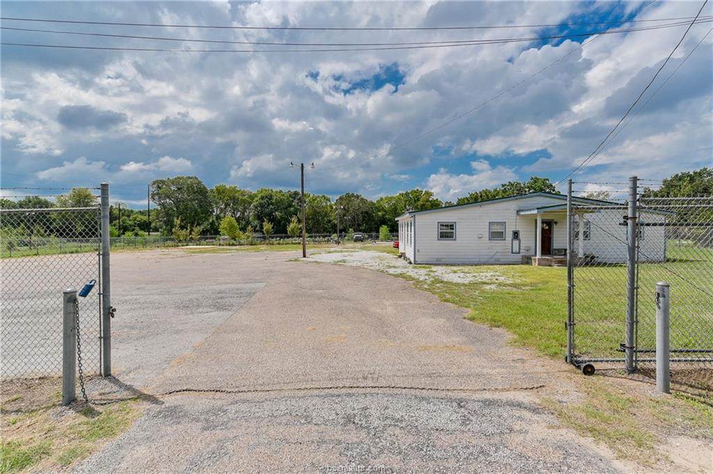 3300 Texas Avenue - Photo 1