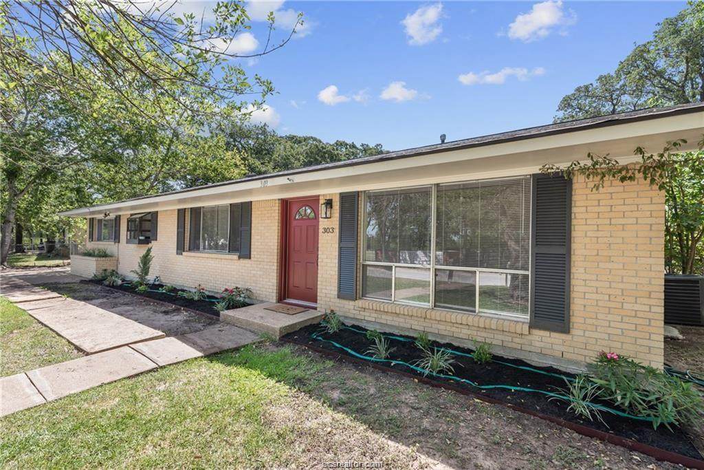 303 Fairway - Photo 1