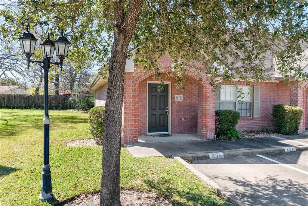 1702 Deacon Drive - Photo 1