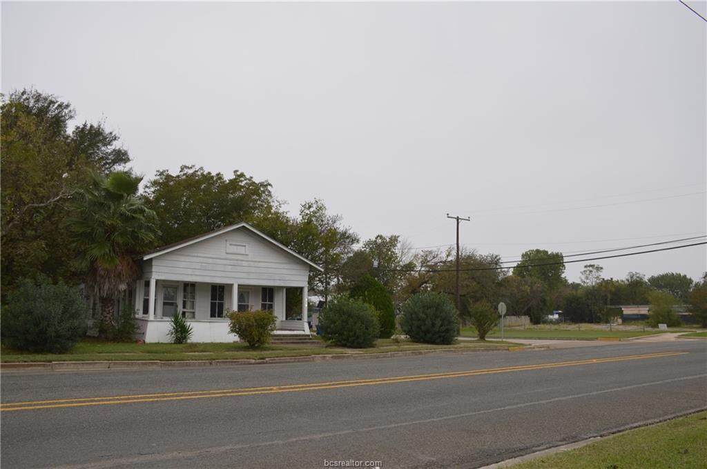 904 La Salle Street - Photo 1