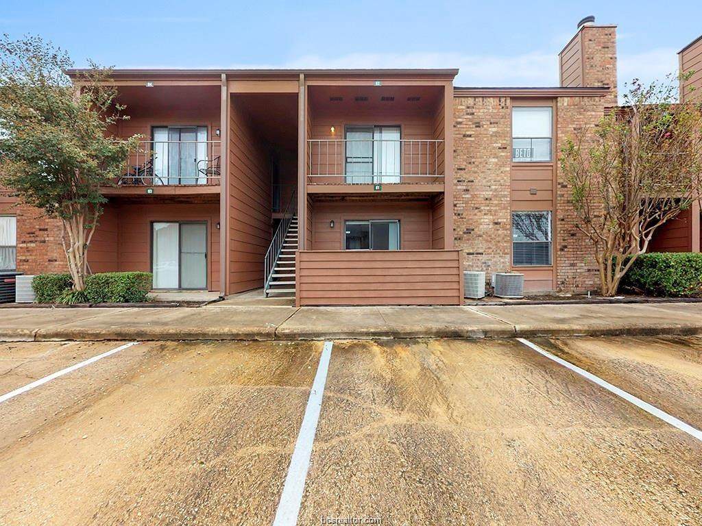 904 University Oaks - Photo 1
