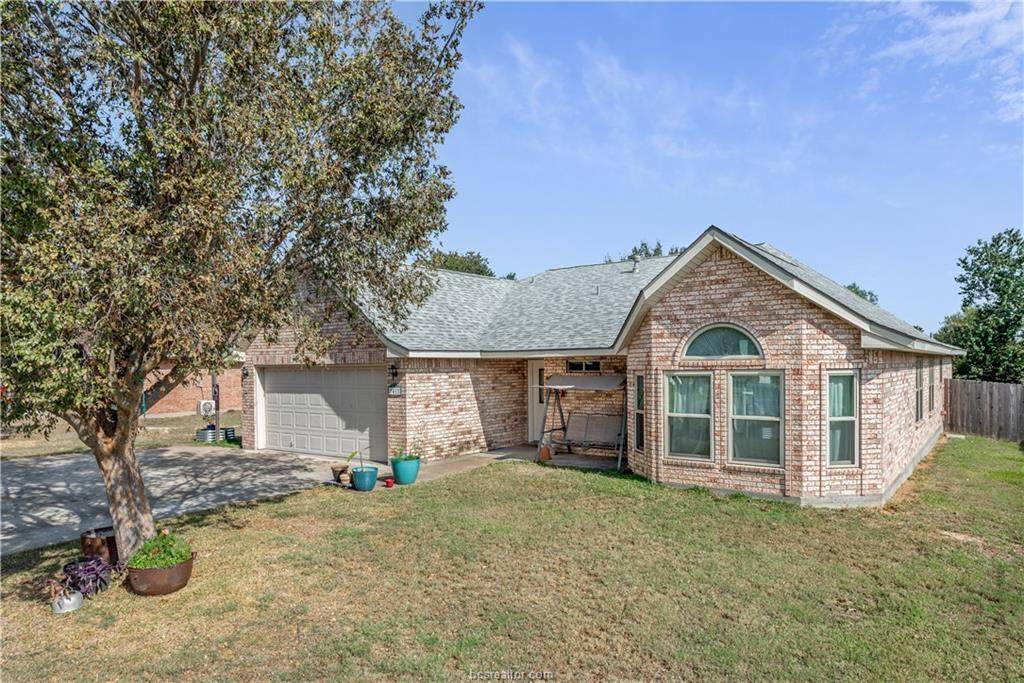 3413 Oak Hollow Drive - Photo 1