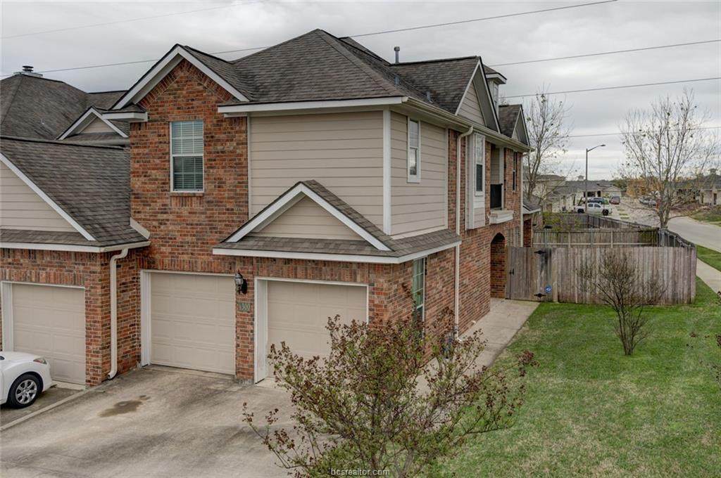 4300 Spring Hill Drive - Photo 1