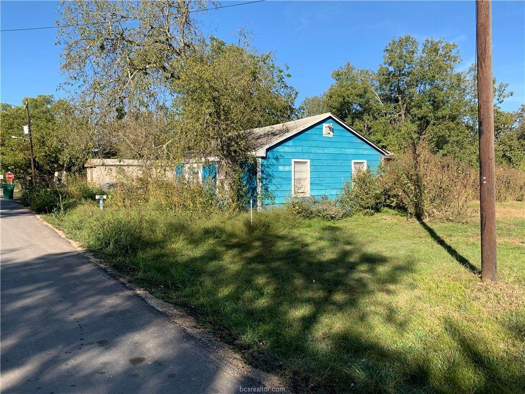 210 Wooley Street - Photo 1