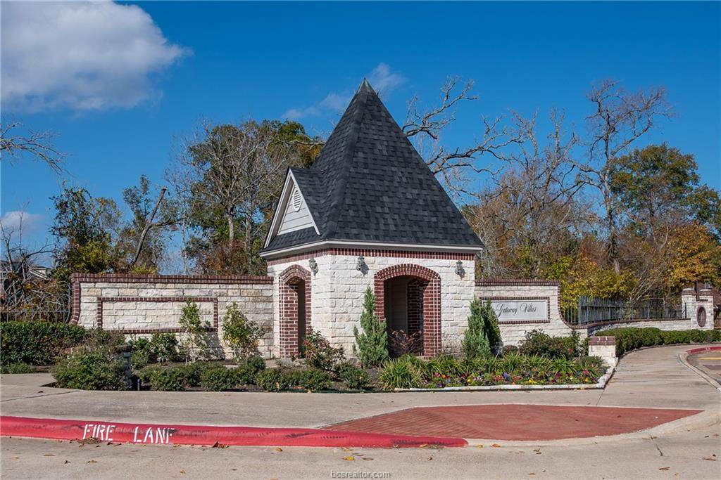 102 Forest Drive - Photo 1
