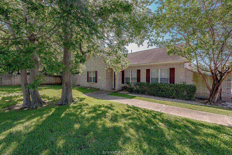 618 Townplace Drive - Photo 1
