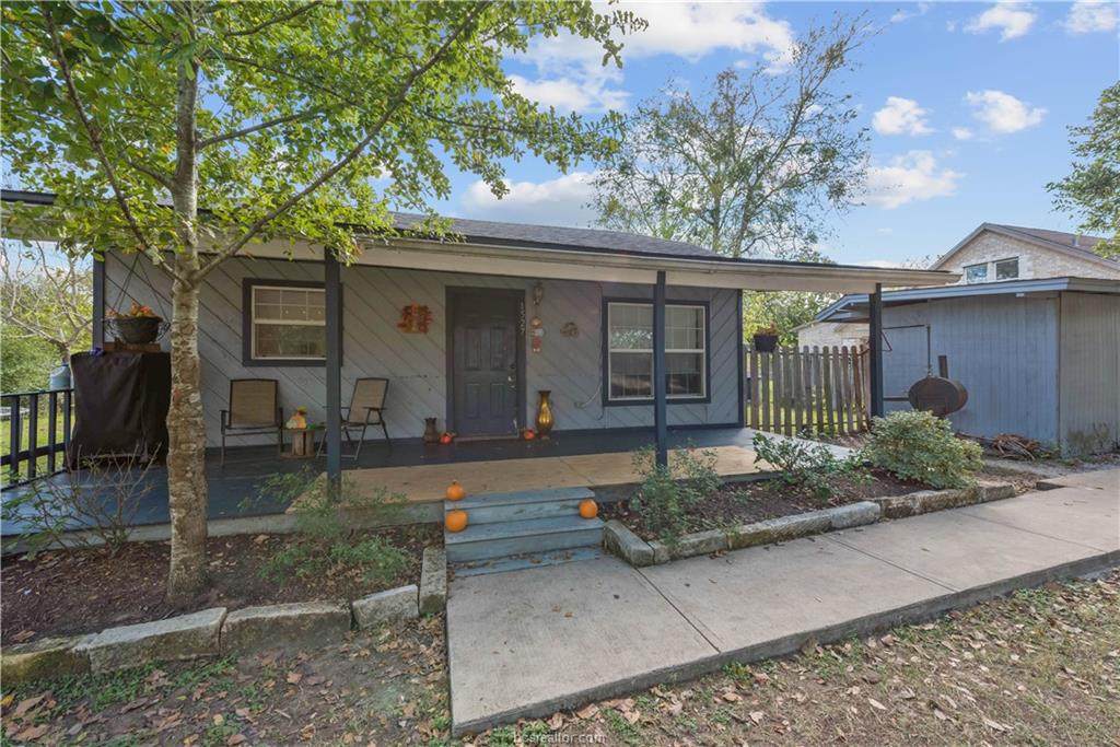 1527 Boone Street - Photo 1