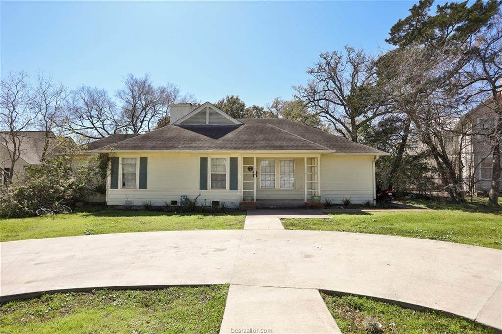 204 Pershing - Photo 1