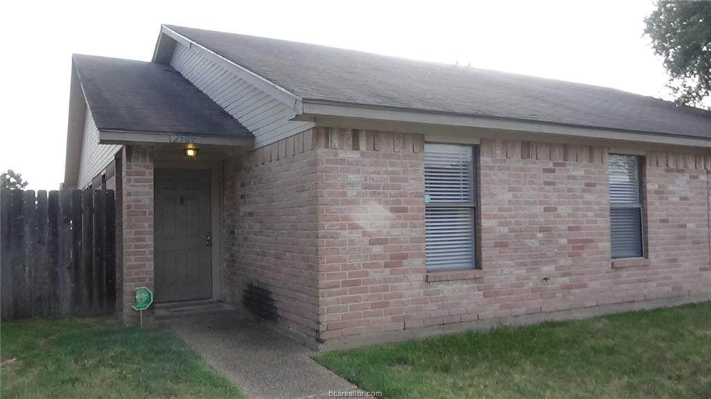 2509 Hickory Drive - Photo 1