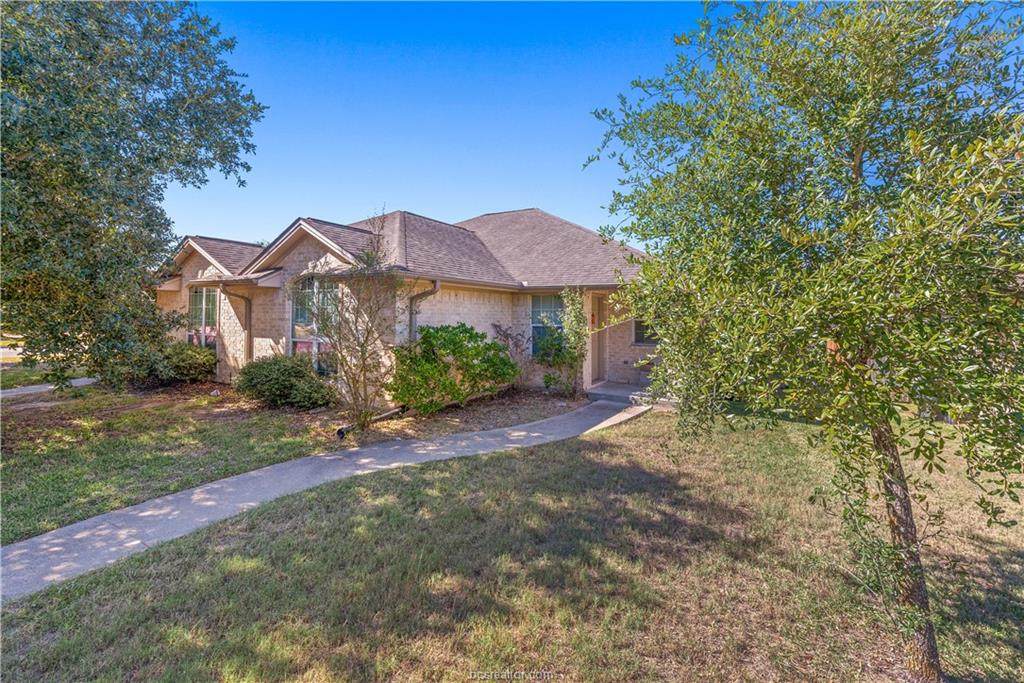 903 Crepe Myrtle Street - Photo 1