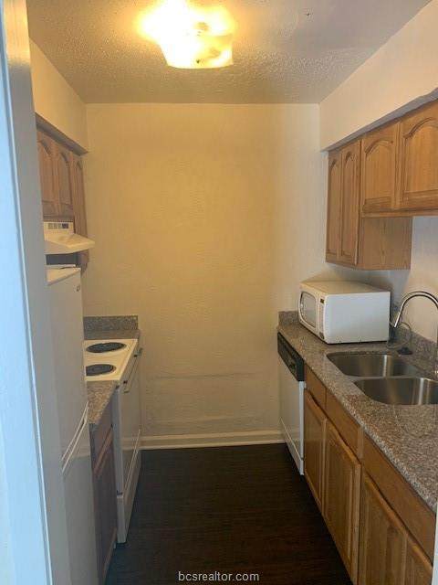 1810 Potomac Place - Photo 1