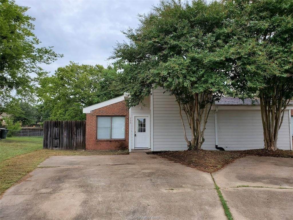 318 Columbia Court - Photo 1