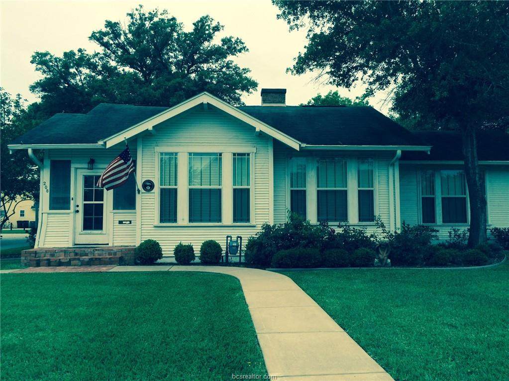 208 Fairview - Photo 1
