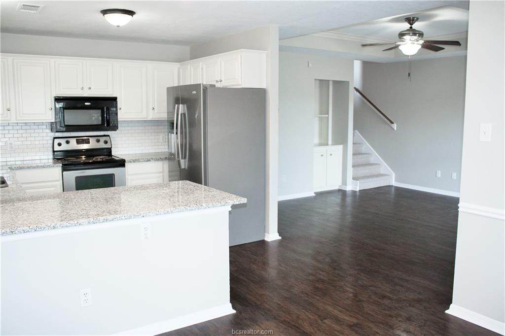 1217 Webhollow - Photo 1