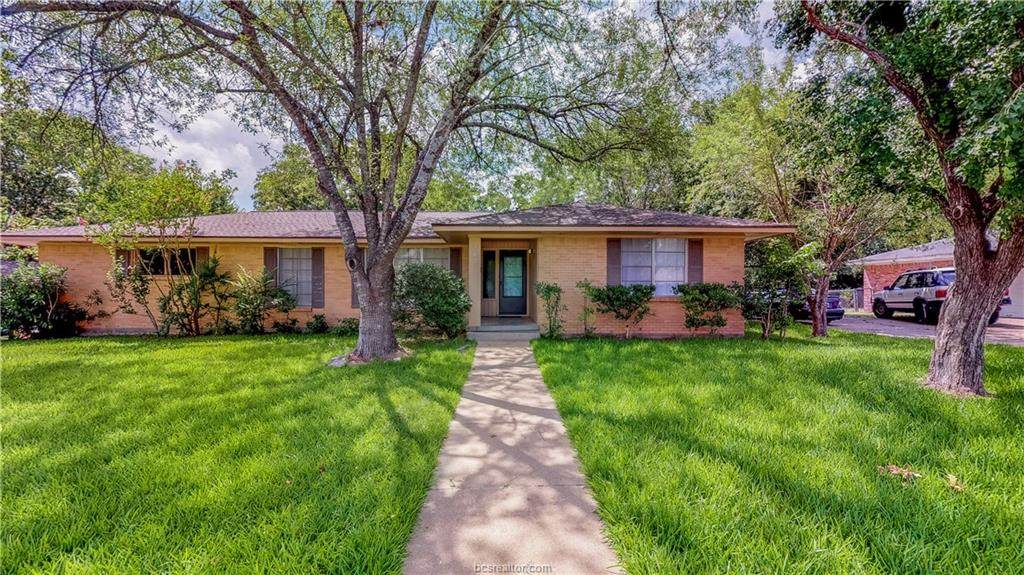 203 Brookside Drive - Photo 1