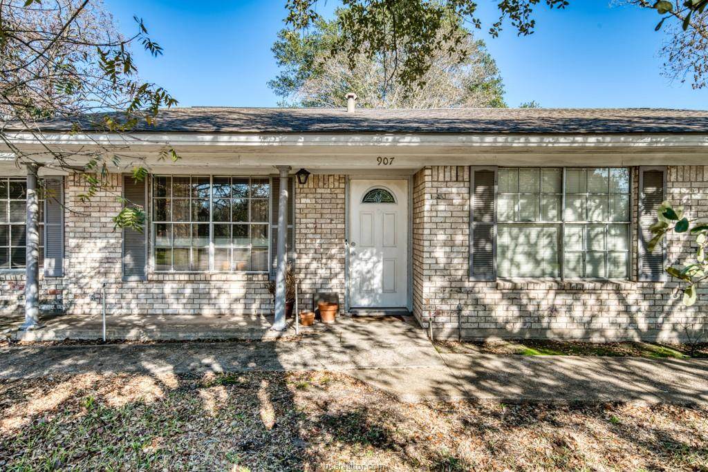 907 Glade Street - Photo 1