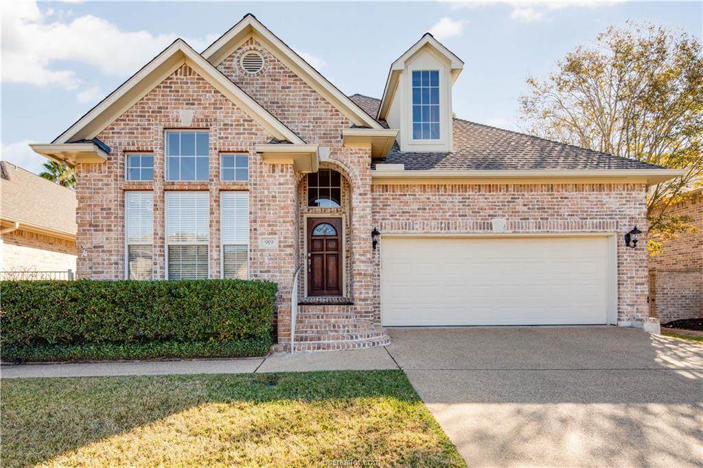 919 Grand Oaks Circle - Photo 1