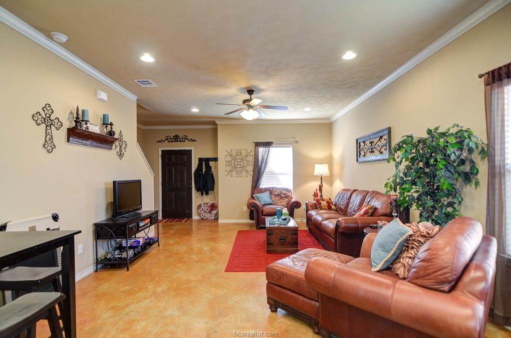 3367 Keefer - Photo 1