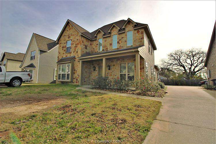 104 Richards Street - Photo 1