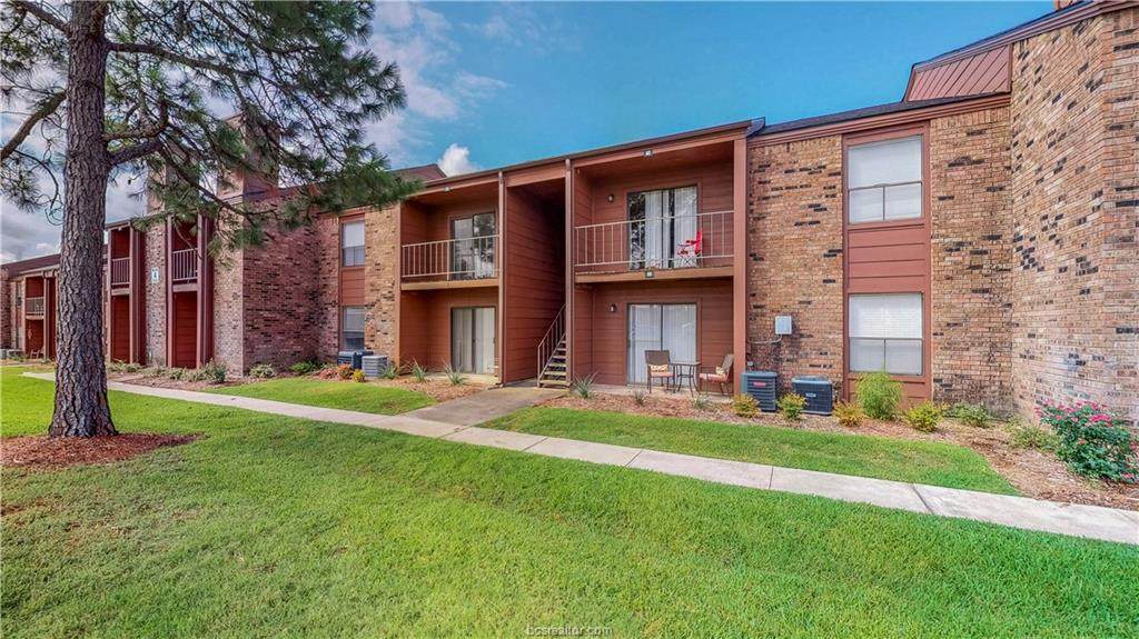 904 University Oaks Boulevard - Photo 1
