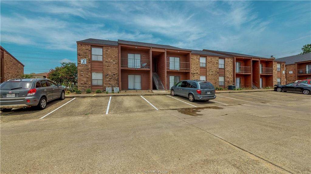 904 University Oaks Boulevard - Photo 1