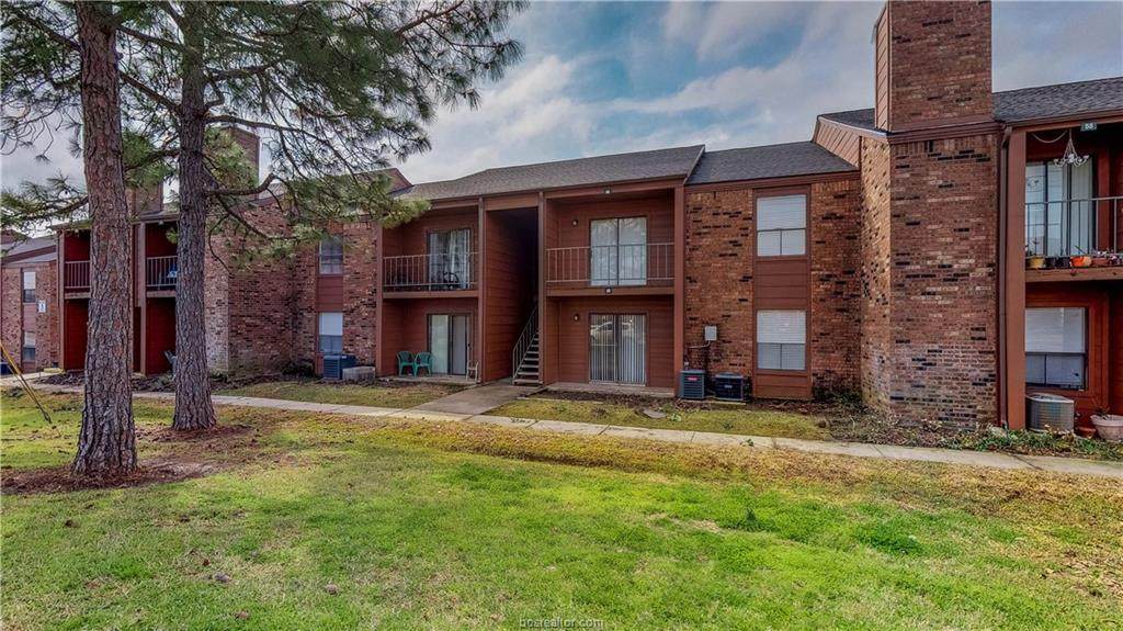 904 University Oaks Boulevard - Photo 1