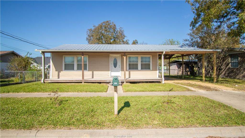 802 Fox - Photo 1