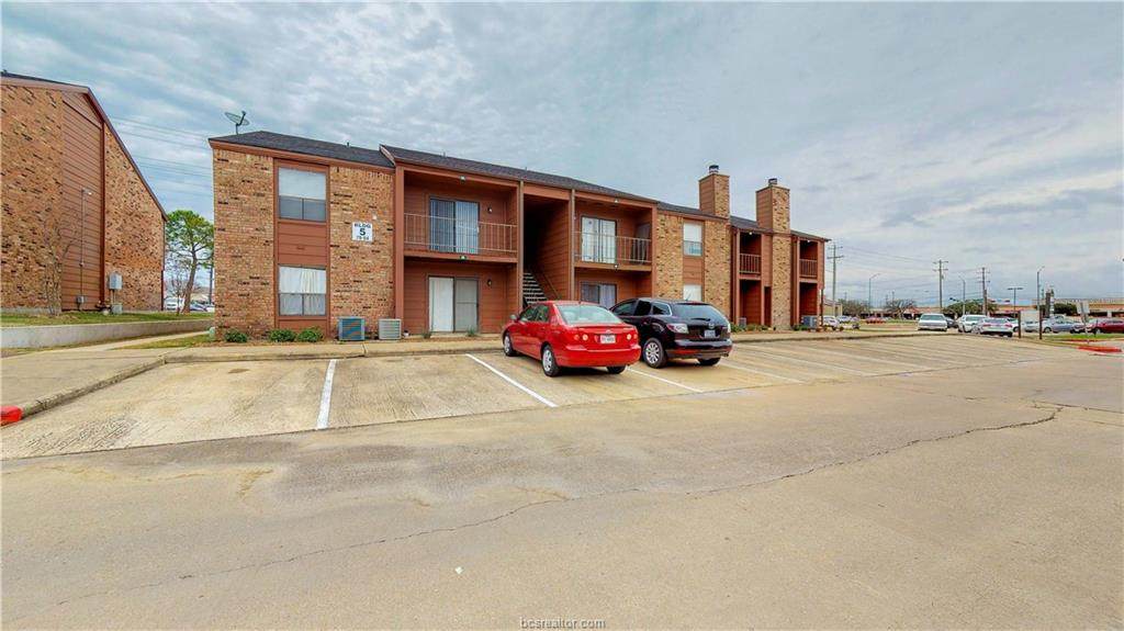 904 University Oaks Boulevard - Photo 1