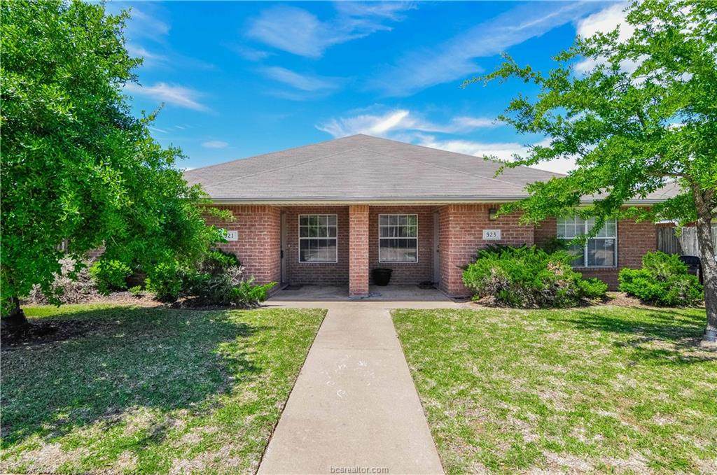 921 Sun Meadow Street - Photo 1