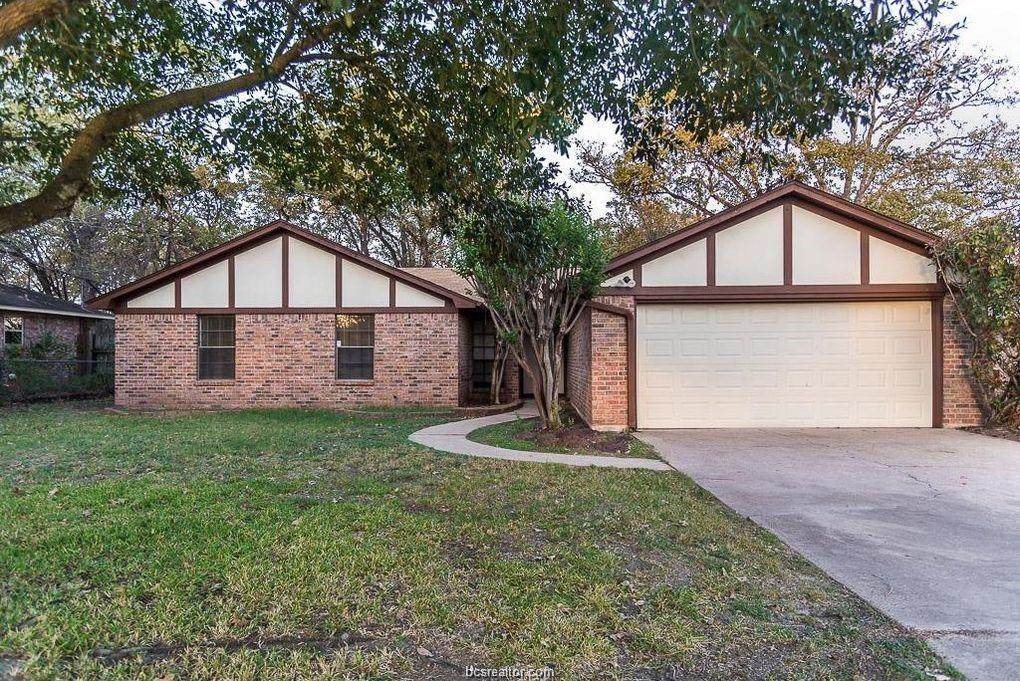 2919 Forestwood Drive - Photo 1