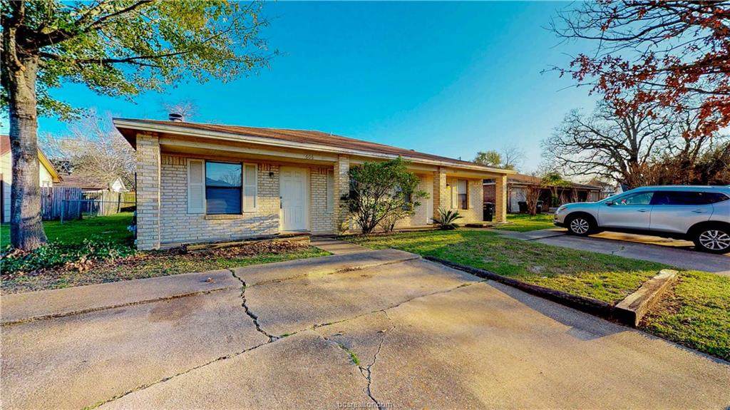 606 Navarro Drive - Photo 1