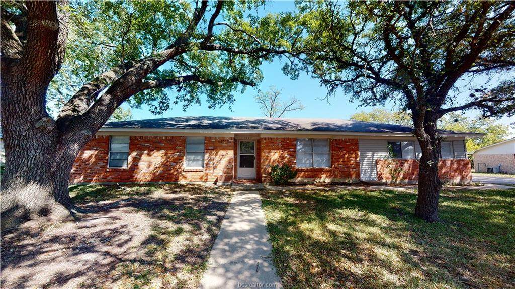1407 Lawyer Street - Photo 1