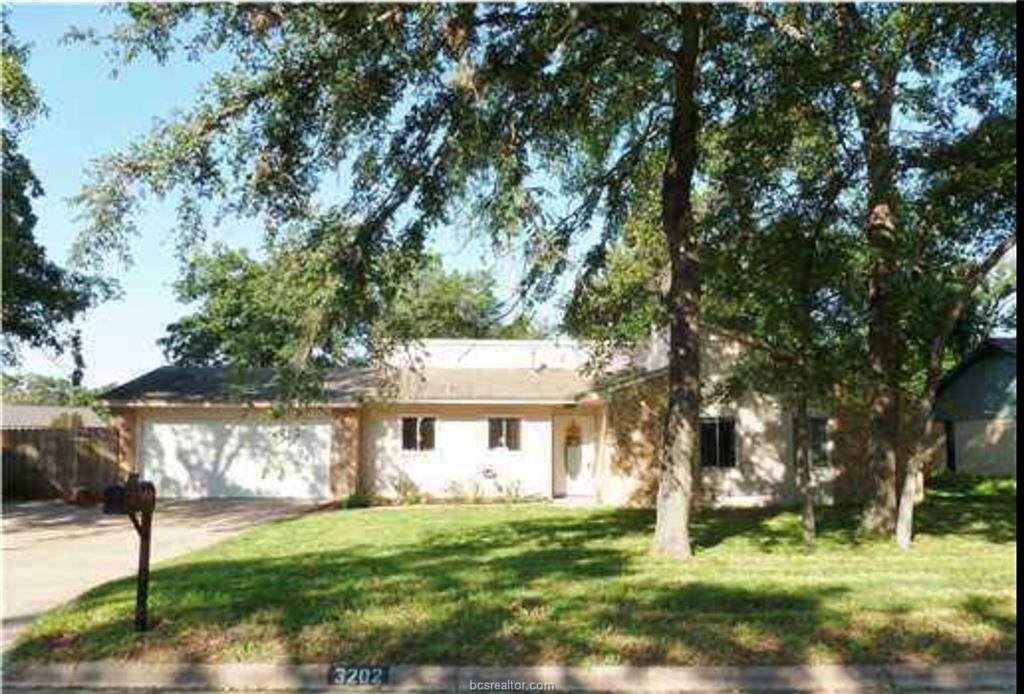 3202 Forestwood Drive - Photo 1