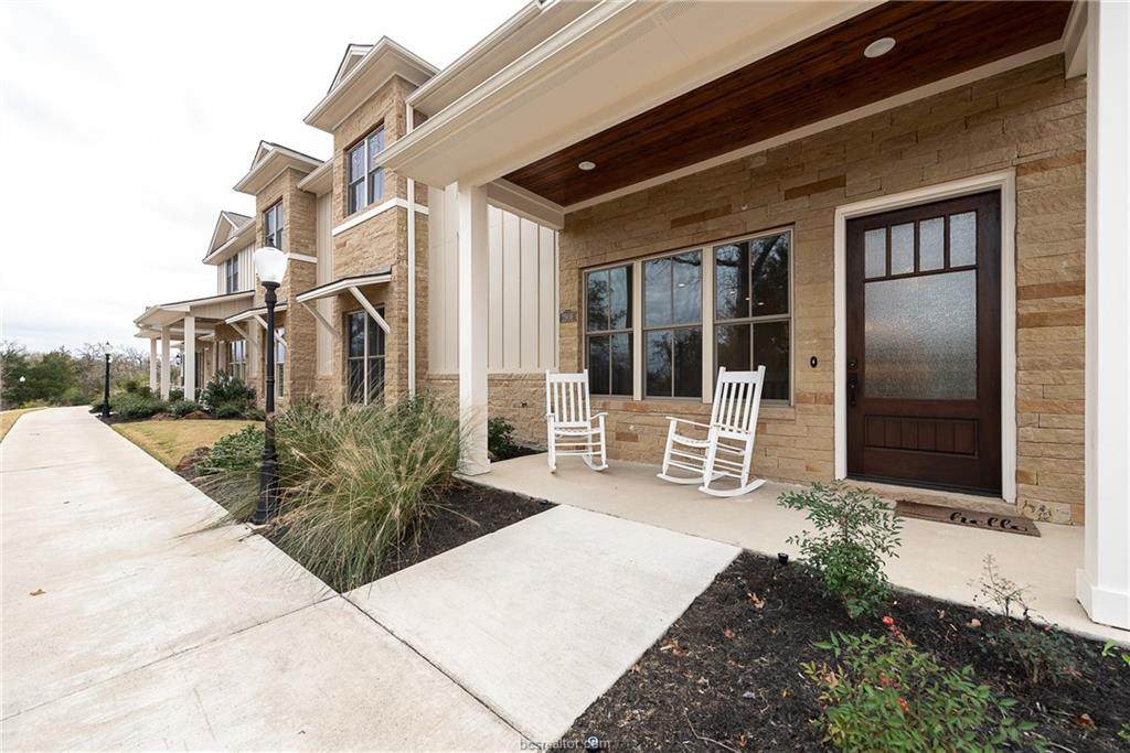 2808 Maroon Court - Photo 1