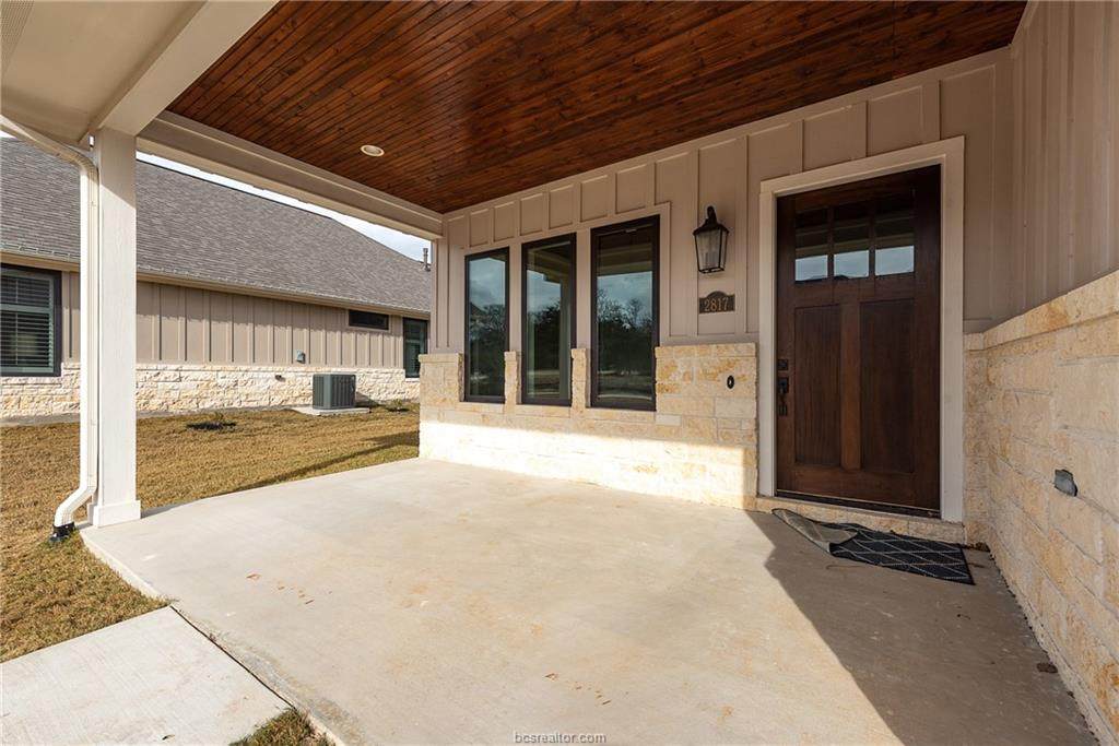 2817 Maroon Court - Photo 1