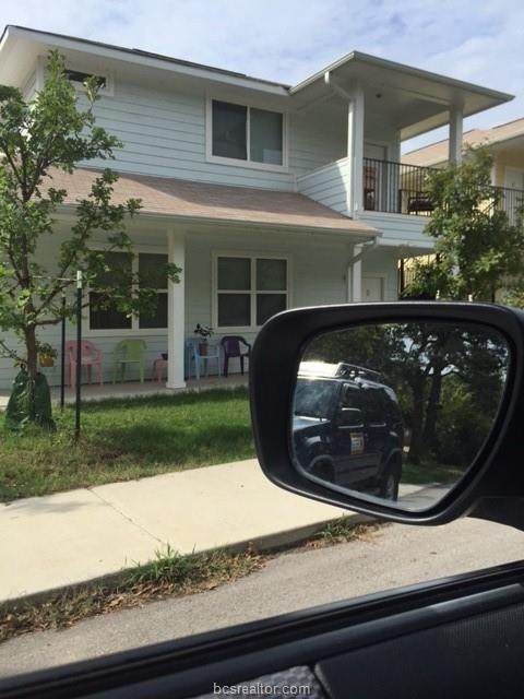 209 Davis Street - Photo 1