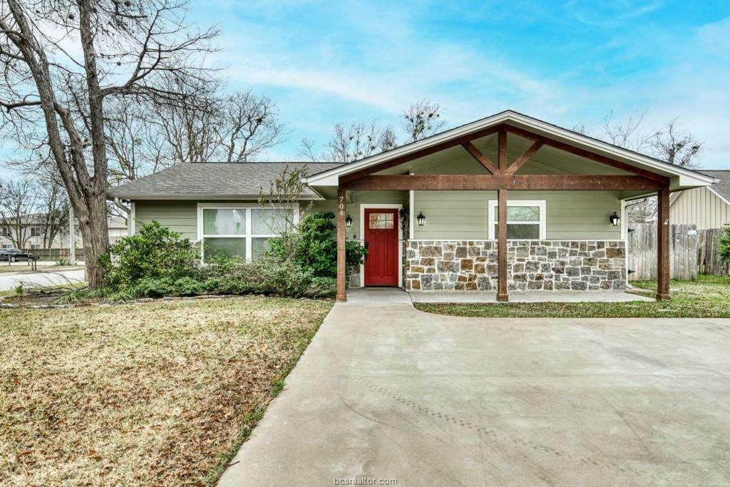 704 Highlands Street - Photo 1