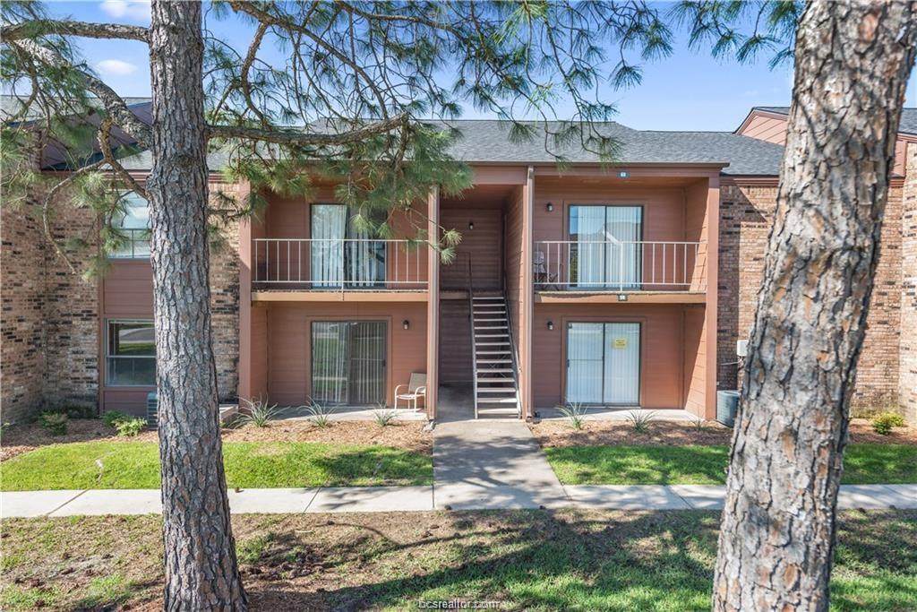 904 University Oaks - Photo 1