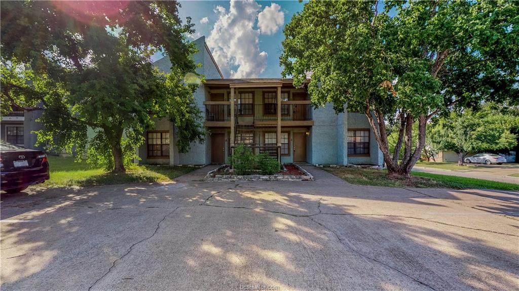 411 Manuel Drive - Photo 1