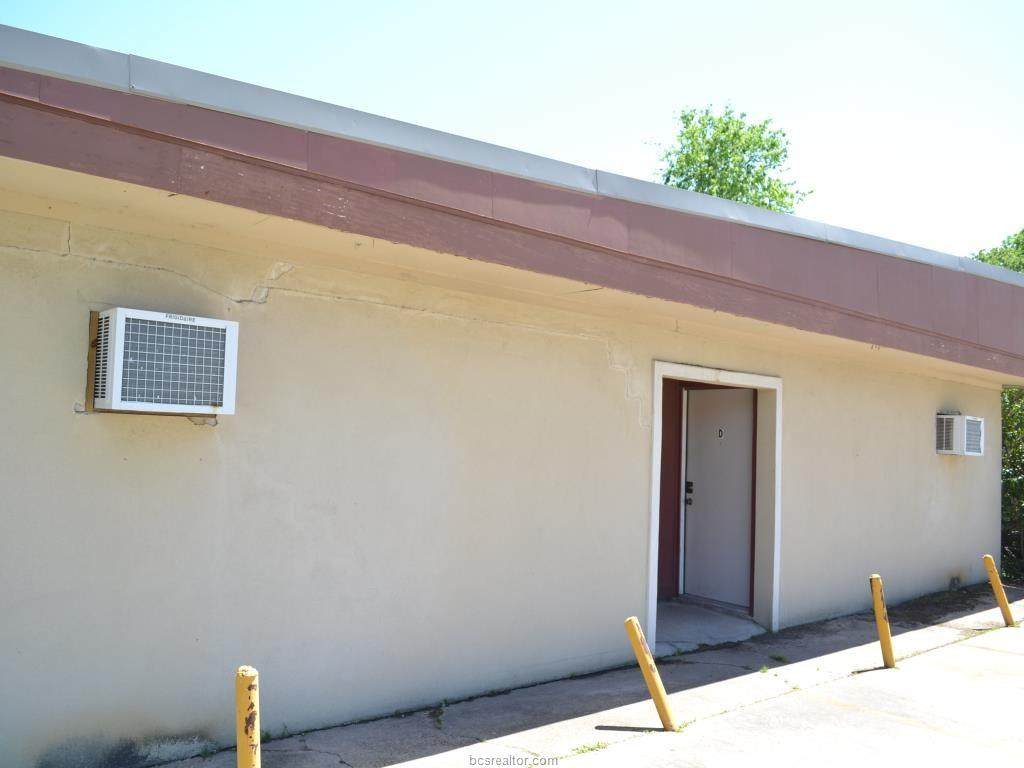 601 Foch Street - Photo 1
