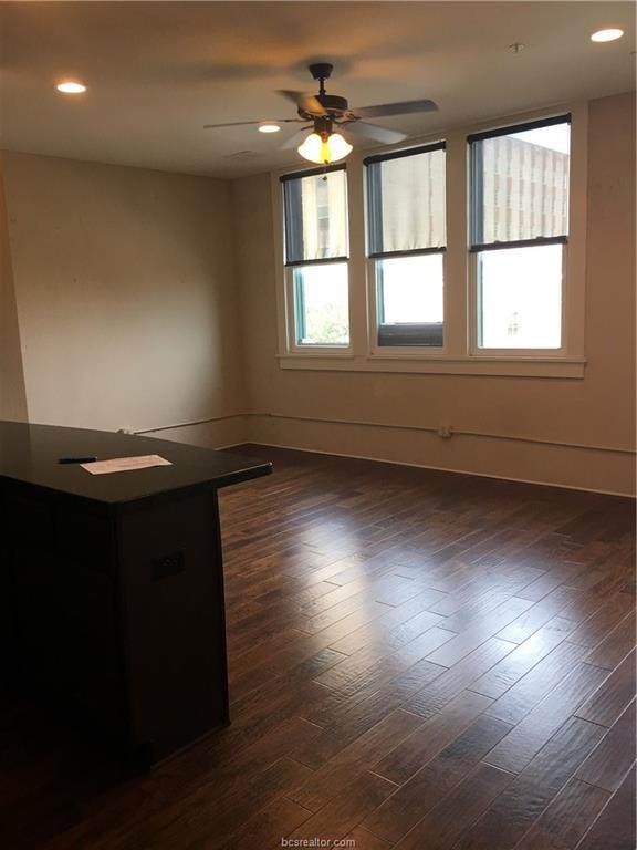 206 Main Street - Photo 1