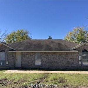 816 Avenue A - Photo 1