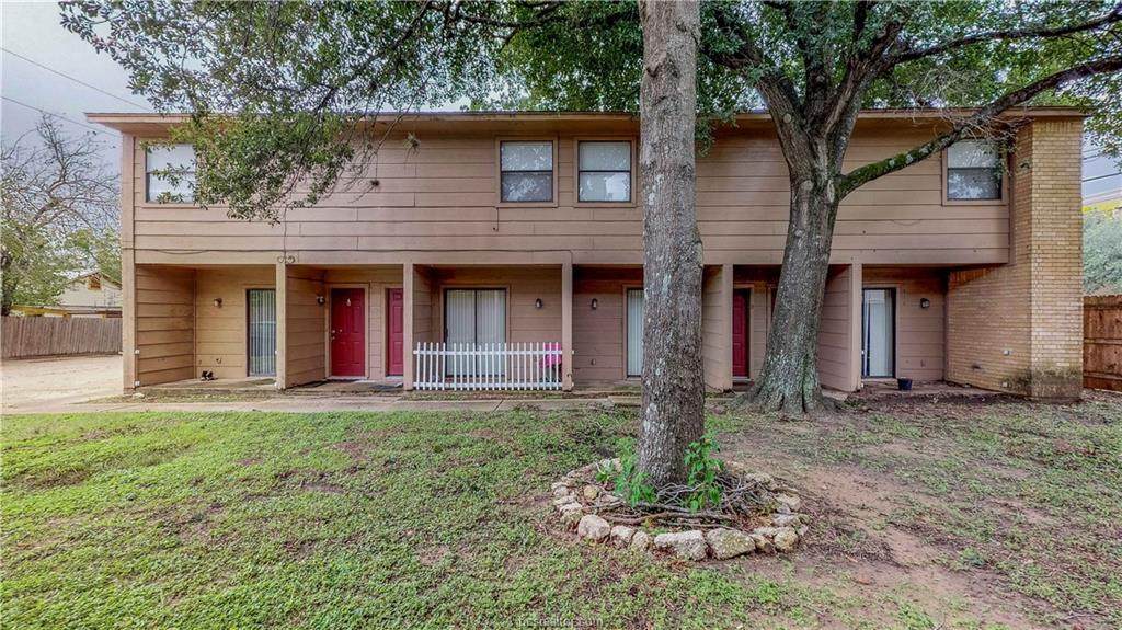 202 Lincoln Avenue - Photo 1