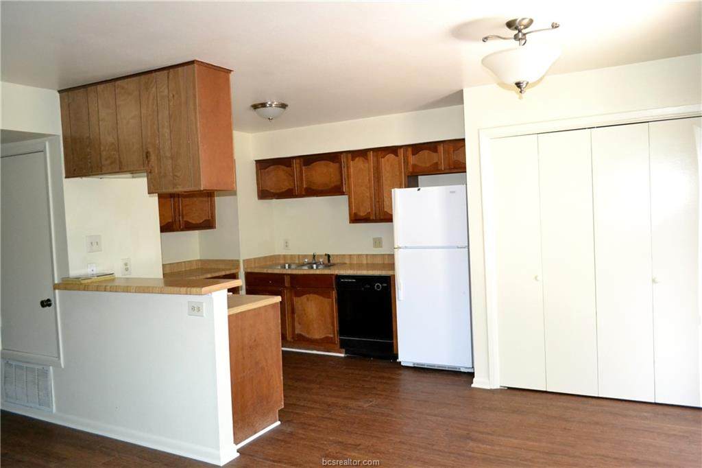 811 Yegua Street - Photo 1