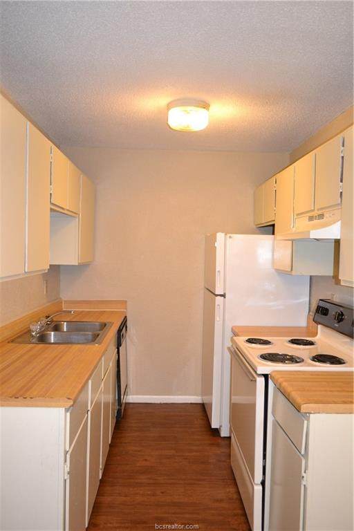 1503 Oakdale - Photo 1