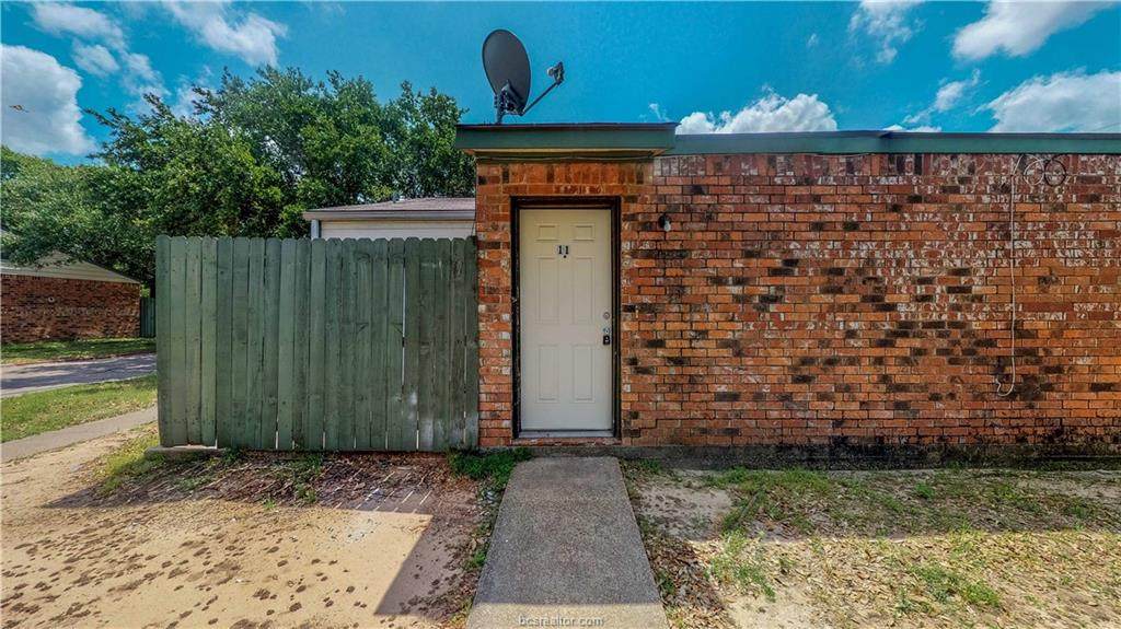 725 Peppertree Drive - Photo 1