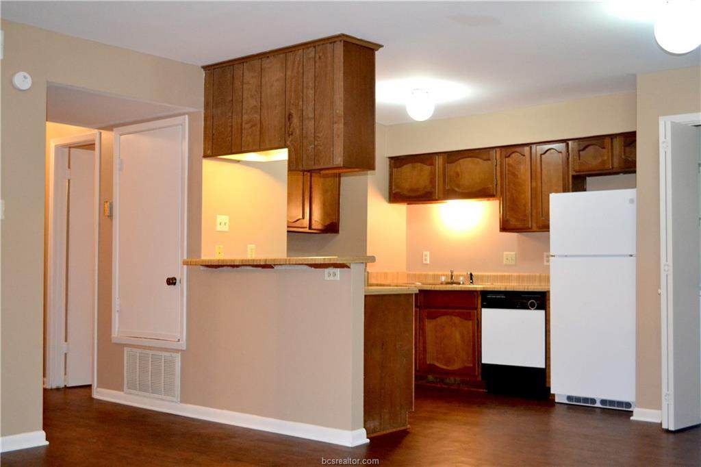 811 Yegua Street - Photo 1