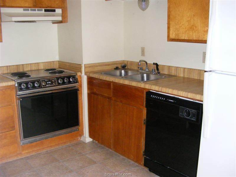 703 Yegua Street - Photo 1