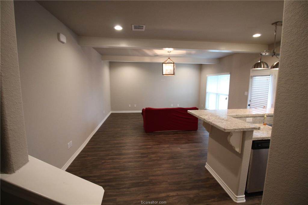 554 Hayes Lane - Photo 1